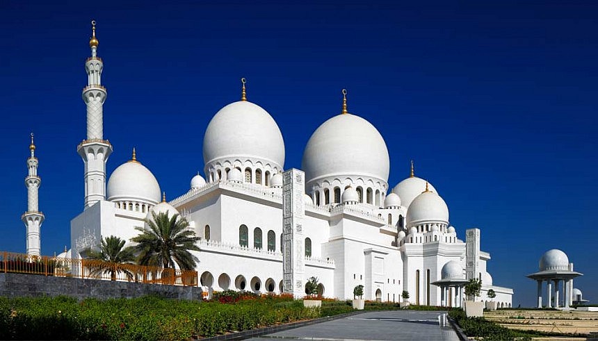 Visiting Abu Dhabi? Here's how to maximise your layover