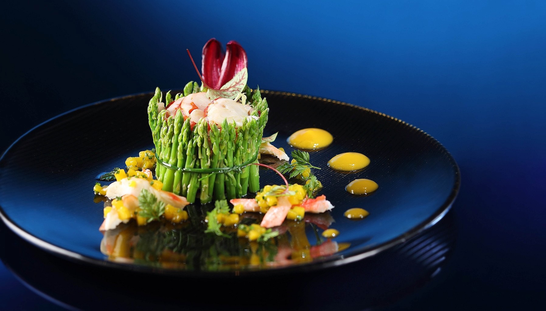 Island ShangriLa, HK's Lobster Bar and Grill creates nights to