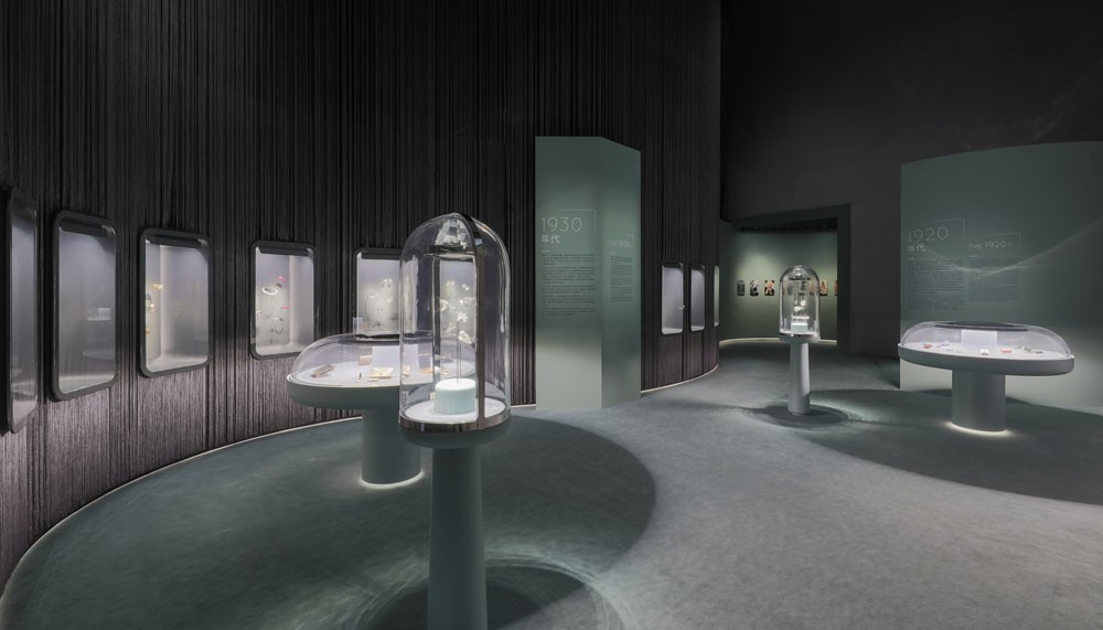 Van Cleef & Arpels jewellery exhibition, China