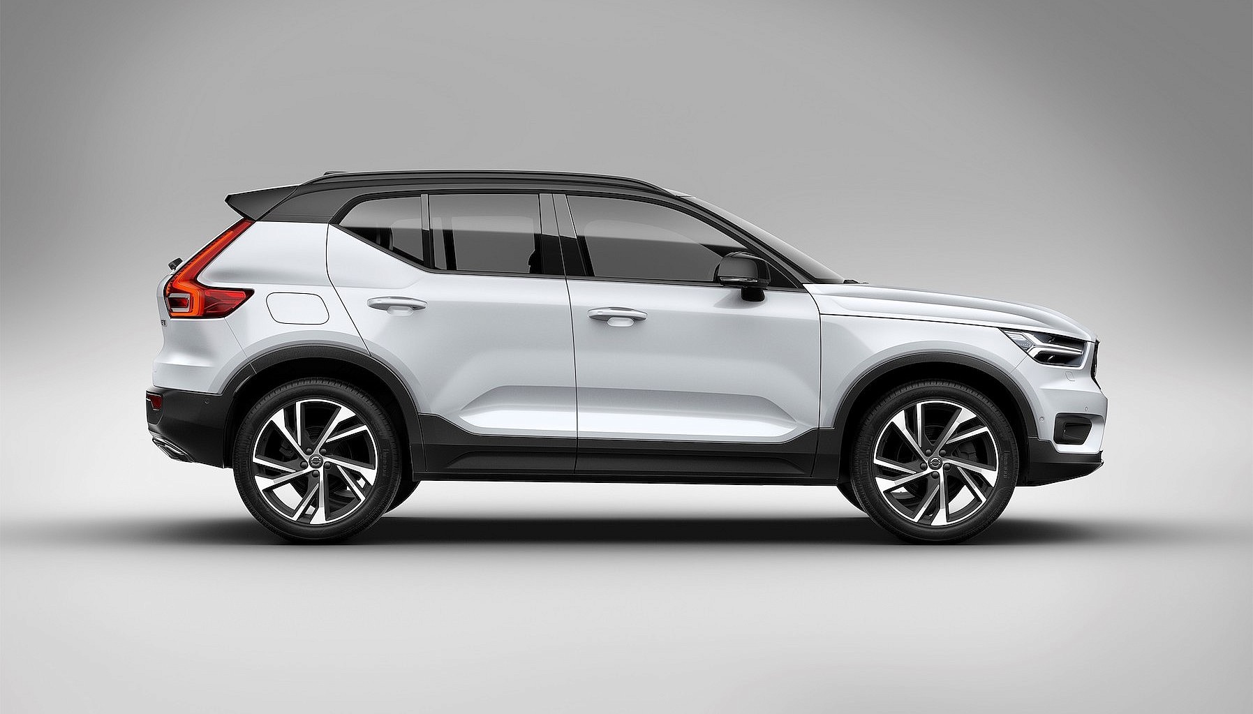 The All-new Volvo XC40 Arrives to Take on its Crossover Rivals | Robb ...