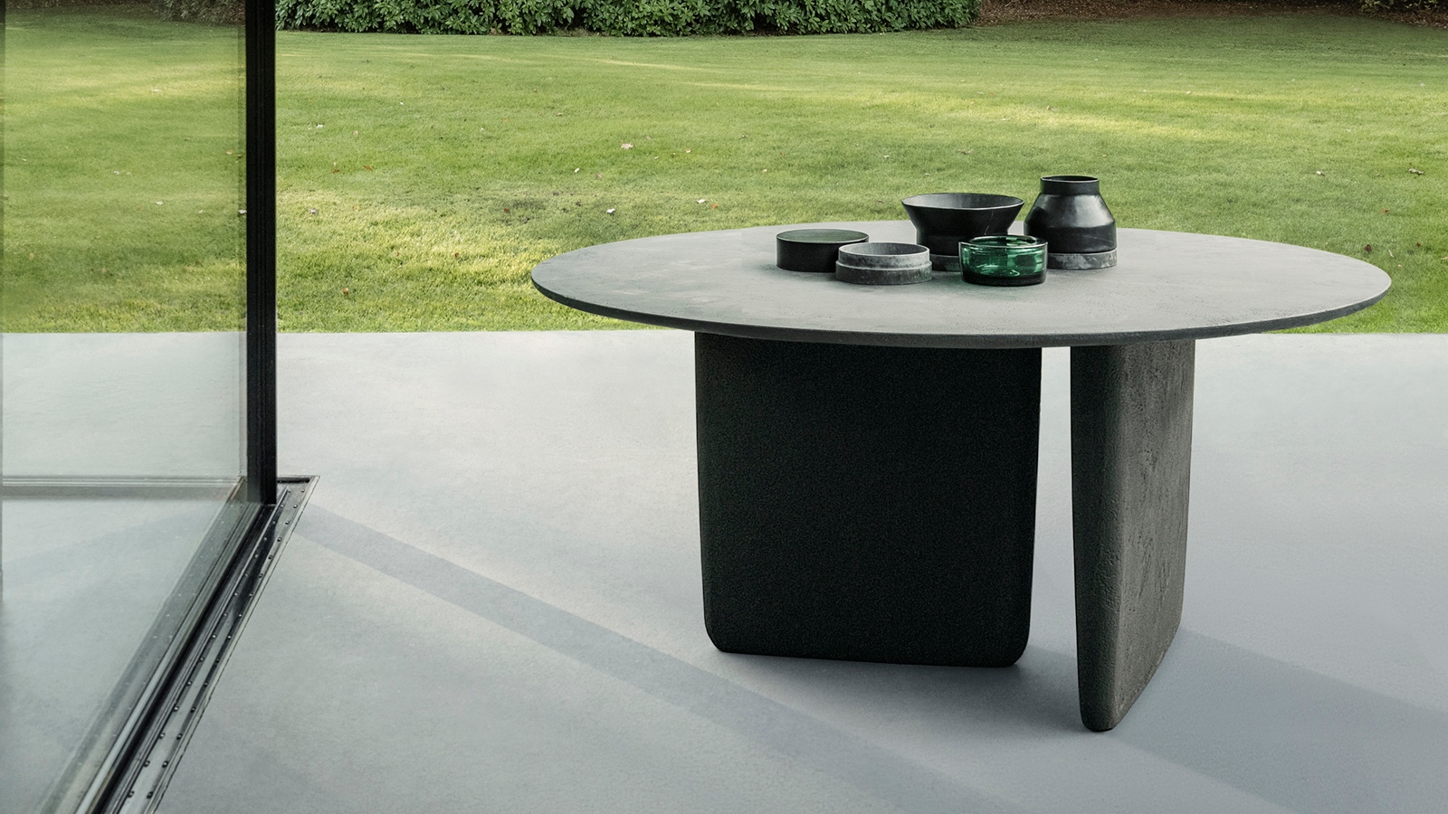 B&B Italia's Sleek And Futuristic Outdoor Furniture Has Just The Look ...