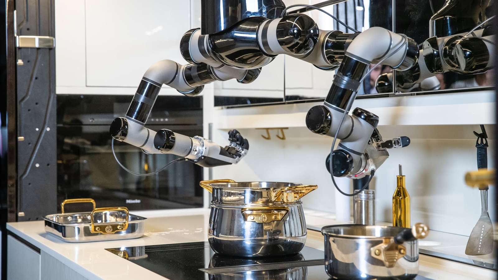 The Moley Robotics Kitchen Is The Robot Chef You Need In ...