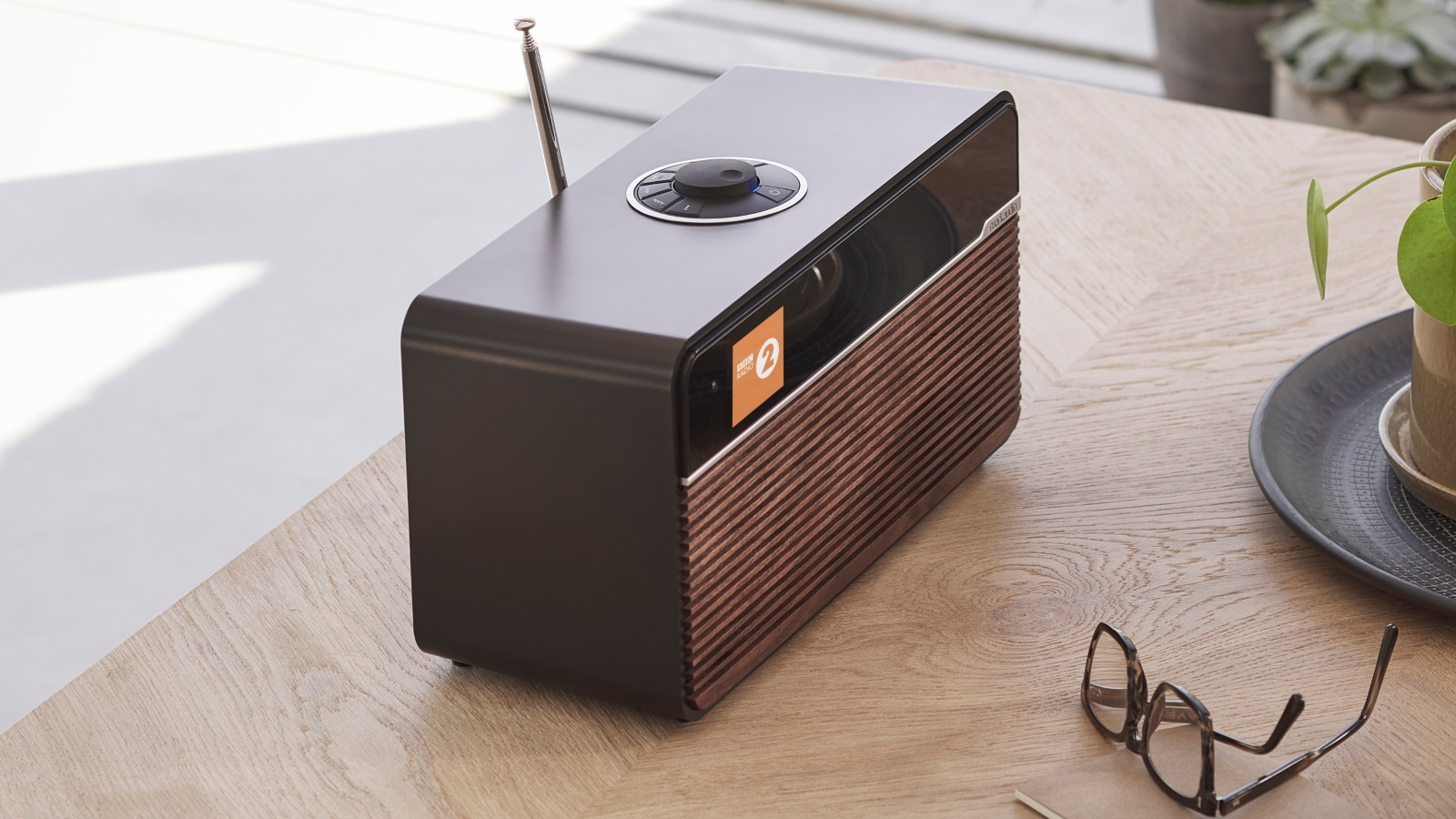 The Ruark Audio R2 Is The AllNew Everyday Desktop Music System Robb