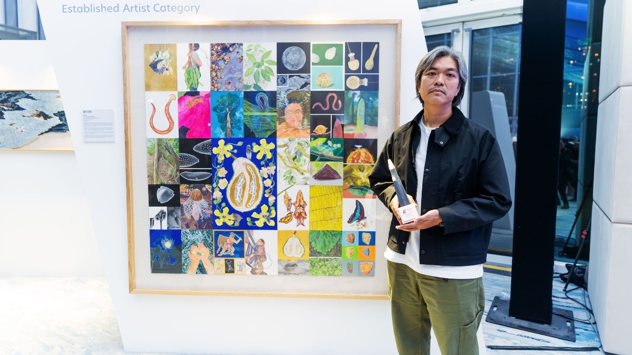 Hasanul Isyraf Idris, Winner of the 2024 UOB Painting of the Year (Malaysia), Established Artist Category with his artwork “Durio”