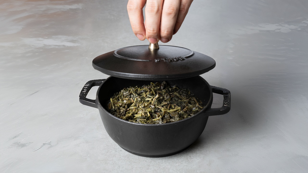 Rice with Korean dried mountain herbs and egg