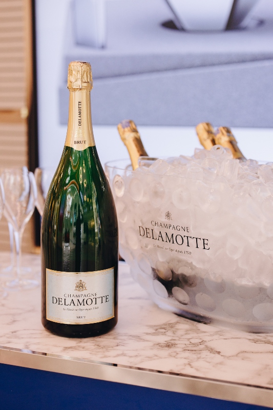 Champagne Delamotte set the tone for an evening of indulgence.