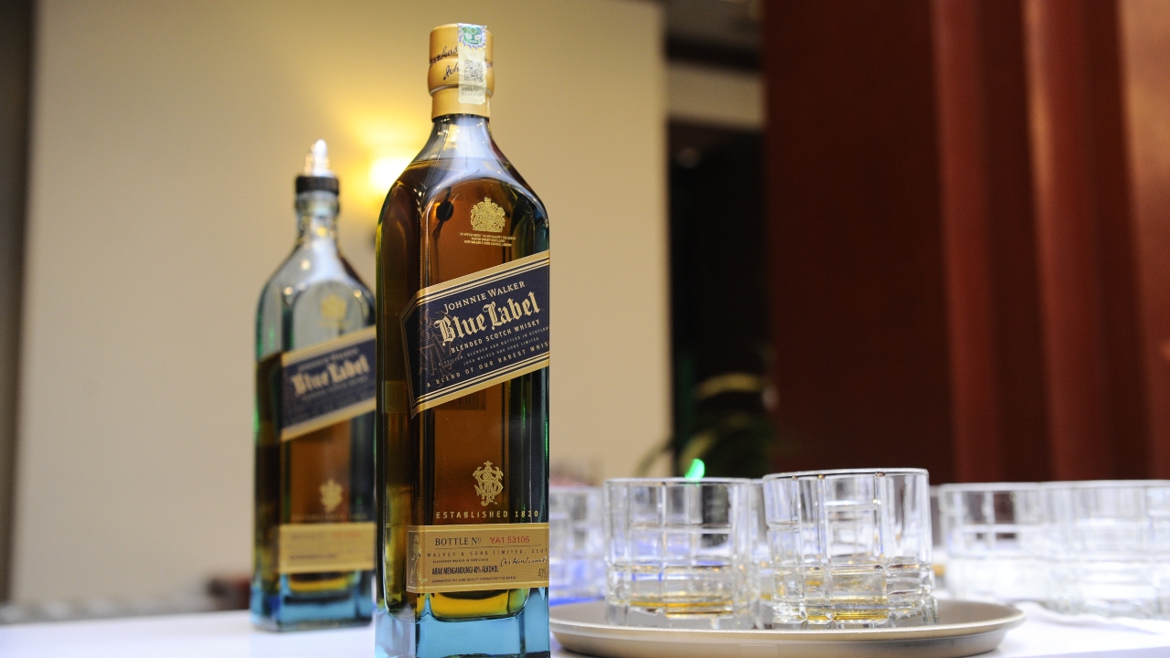 At the Robb Lounge, Johnnie Walker Blue Label drams were an enticing prelude to Shareda Nite 2024.