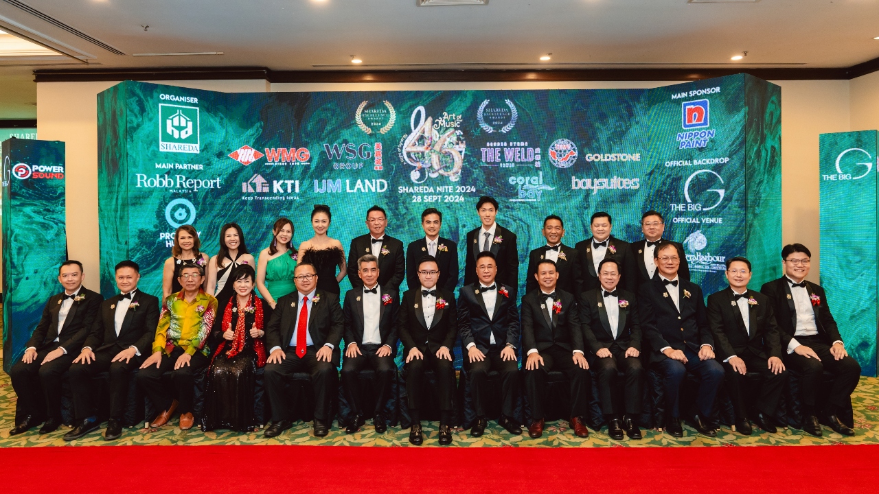 A group shoto for the ages, featuring the entire SHAREDA council with Datuk Phoong Jin Zhe, the state’s Minister of Industrial Development and Entrepreneurship (seated, seventh from left).