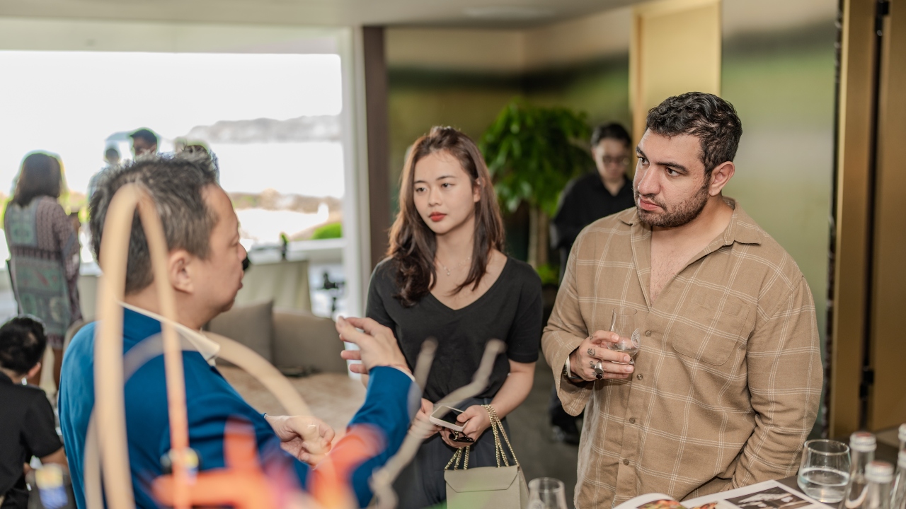 Bruichladdich’s Malaysian ambassador Yong Chee Kin (left) shares insights into the expressions on offer that afternoon.