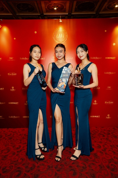 : Johnnie Walker’s ambassadors showcasing the classic and special edition bottles.